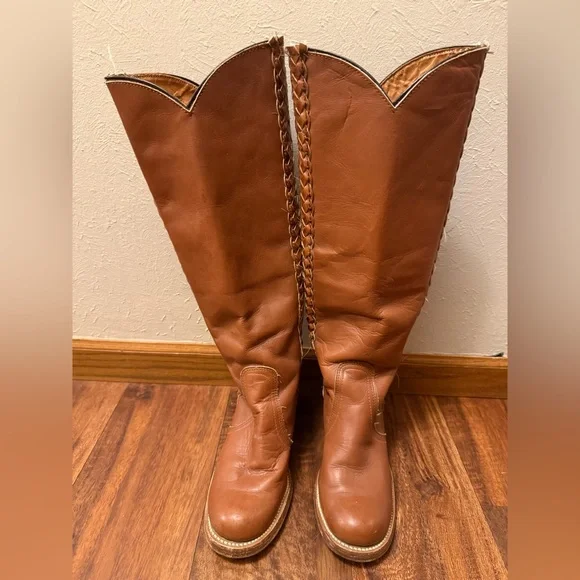 Amazing Vintage Frye Boots with Braided detail SZ 6.5 - Picture 3 of 10